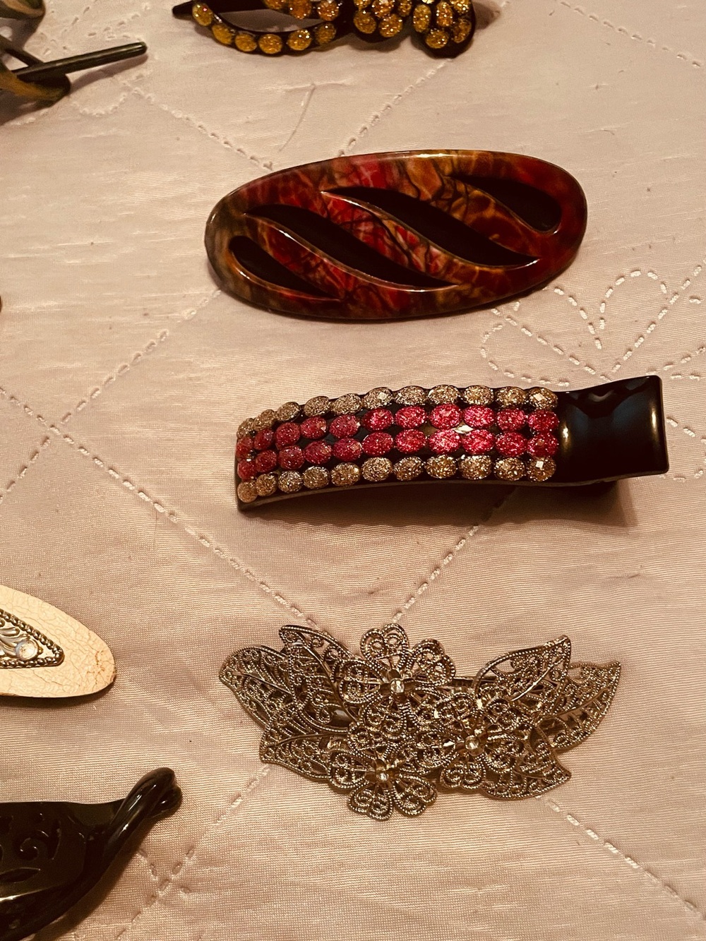 Assorted Women’s Decorative Hair Clips - Red, Gold, Brown, Black - Picture 5 of 9